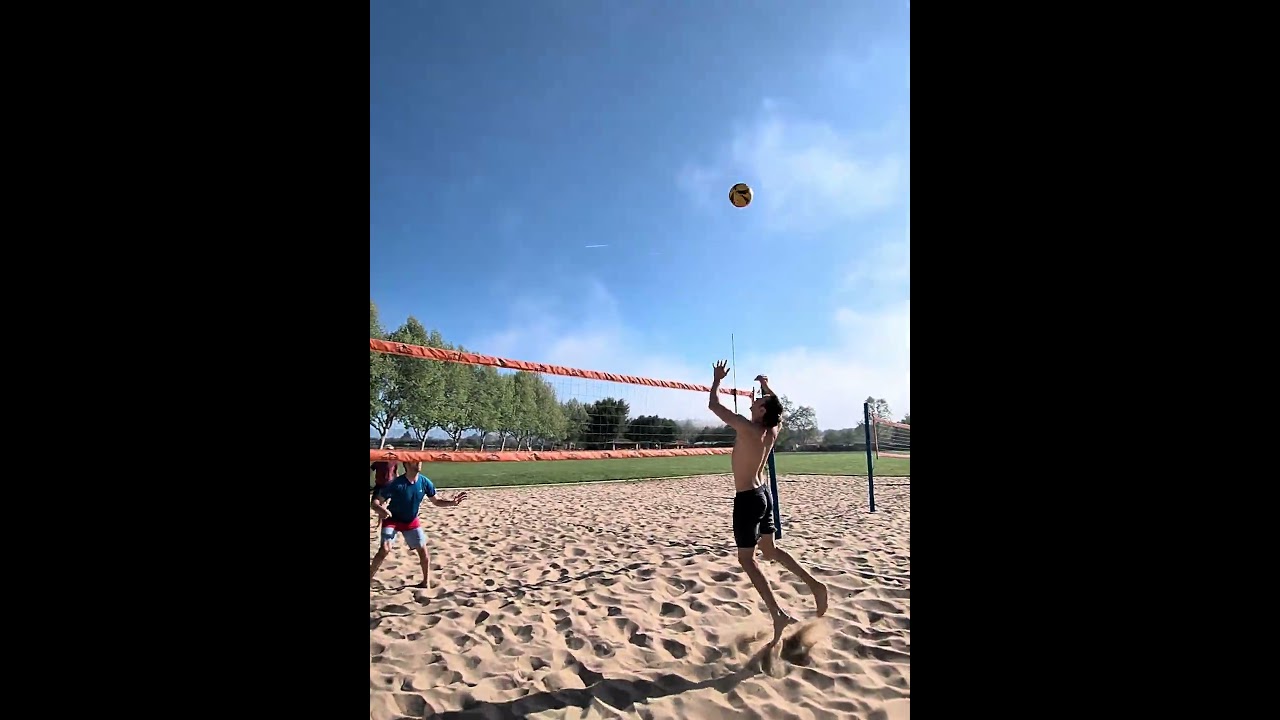 Never Let Them Know Your Next Move #beachvolleyball #volleyball #funnymoments