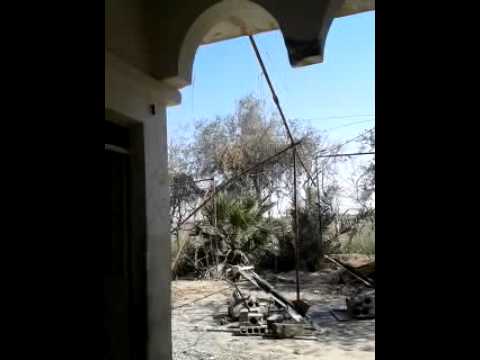 استهداف مطار دير الزور العسكري بصواريخ محلية الصنع من قبل كتيبة عمر بن الخطاب