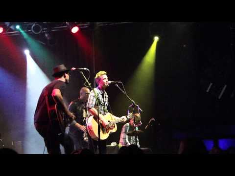 Tyler Hilton and Tony Lucca ft. Michael Ghegan - I've Just Seen a Face (Beatles Cover)