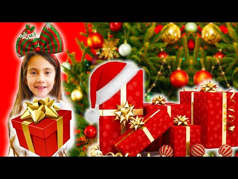 APRIAMO TUTTI I REGALI DI NATALE CON GIADA!! VLOG NATALE #giocacongiada