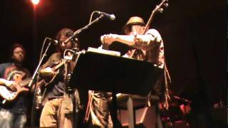 Rumpke, playing with a saw