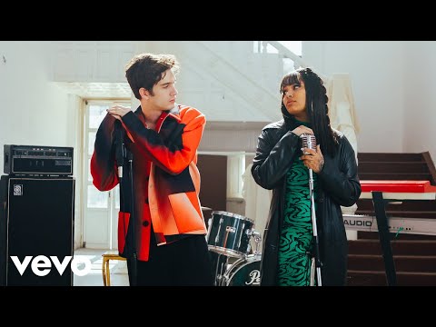 La Ross Maria, Leon Leiden - Mereces Menos (Video Oficial)