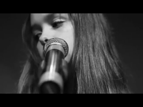 Eyma "Homeless" avec MesnL  de Marina Kaye