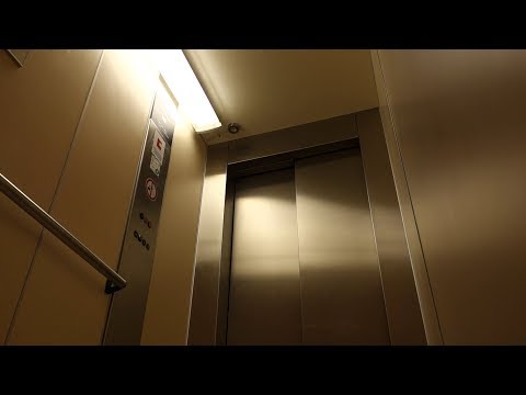 1986 KONE Roped Hydraulic Elevator @ Tägtgatan 8, Söderhamn, Sweden.