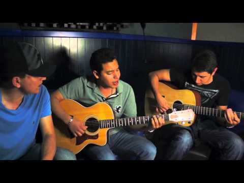 El Toro Encartado - Julian Mercado y Ariel Camacho (2014)
