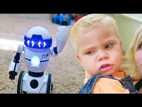 TODDLER VS ROBOT!