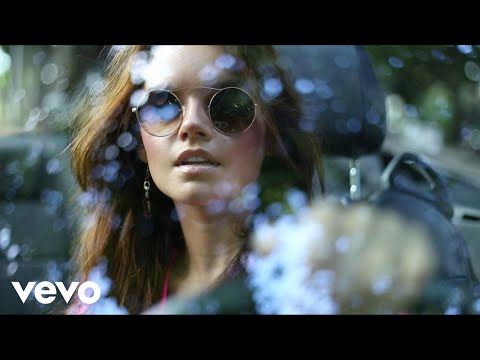 Melody - Hoy Me Voy ft. Ele (Videoclip)