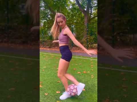 Lia Lewis Free Style Footballer | Beautiful Footballer 🥰 |#foot#footballshorts