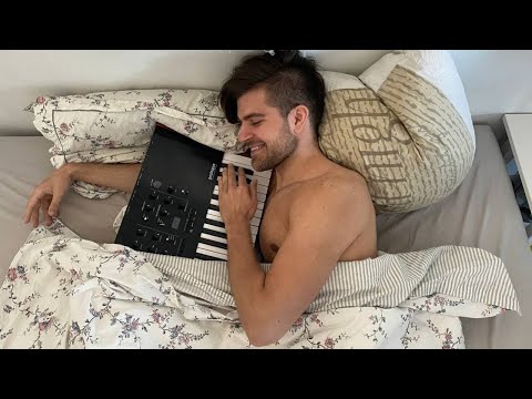 I make a techno track using the Korg Prologue 16