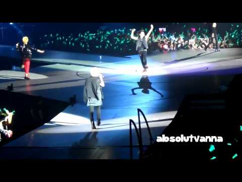 [Fancam] 110910 SHINee World in Singapore Ready Or Not