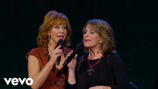 Reba McEntire - I&#39;ll Fly Away (Live At Ryman Auditorium, Nashville, TN / 2017)