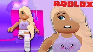 Santa S Elf Has Gone Crazy Flee The Facility W Phoeberry - she keeps copying me roblox fashion frenzy funny