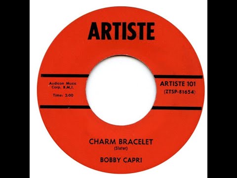 BOBBY CAPRI & GROUP  CHARM BRACELET