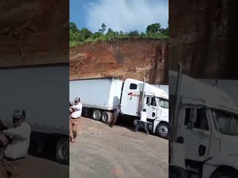 M5.7 Earthquake causes landslides in San Vicente Pacaya, Guatemala - July 8, 2025
