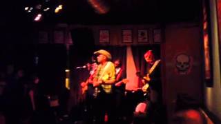 Misirlou - with original lyrics/vocal - Los Straitjackets and Deke Dickerson