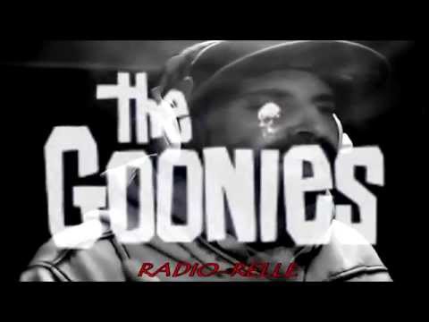 RadioRelle vs Hot Like Whut Whut