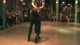 Vals del "Pibe Avellaneda" e per la prima volta con la partner Fatima Vitale