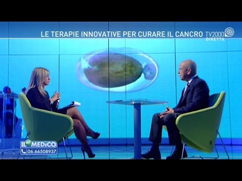Il pigmentary nota sulla superficie posteriore di una mano Decolorazione di cannella della pelle