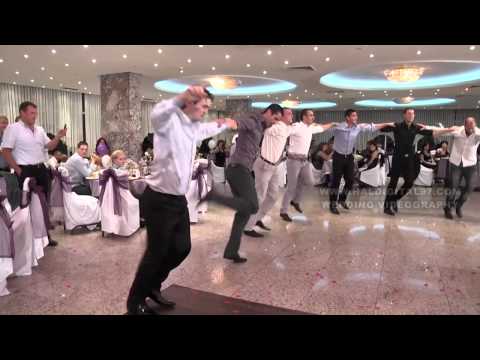 Уникално българско хоро на сватба оставя без дъх