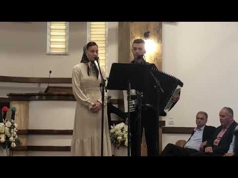 Daniela și Andrei Rusu - Cântare de nuntă, mergând din casa-n care am crescut