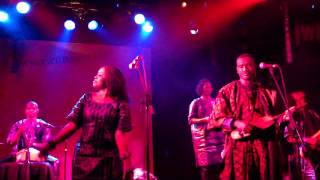 Bassekou Kouyate & Ngoni Ba - Wagadou / Saro - Live in Vienna 2013