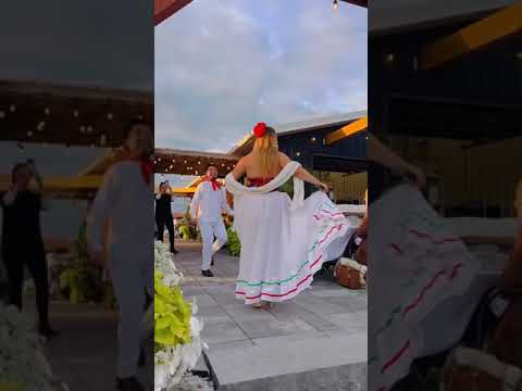 Promotional video thumbnail 5 for Abby La Mexicana