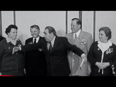 Брежнев：“Плотнее давайте” (1975) NO COMMENTS