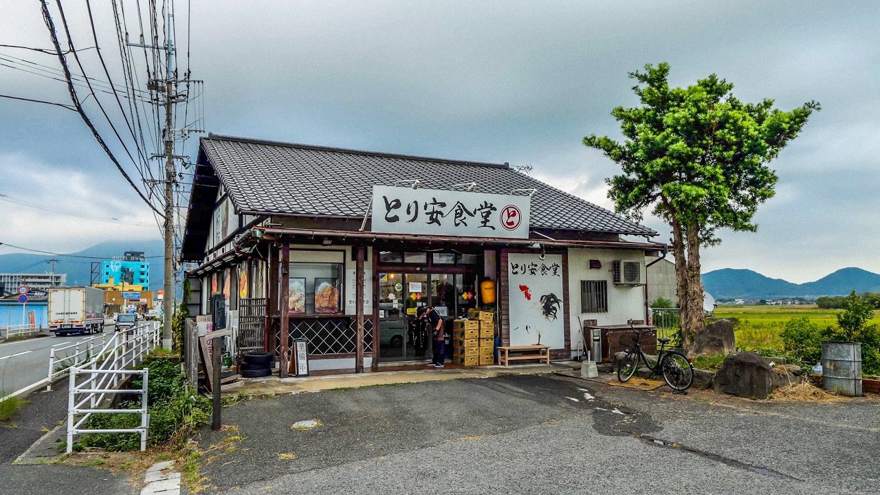 Fukuoka's rural area chicken diner!Japanese workers sucked in at lunch time