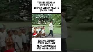 Download lagu Momen Presiden Soekarno Bernyanyi dan Bermain dengan anak TK #sejarah #foryou #fyp #soekarno #shorts mp3 Download lagu Momen Presiden Soekarno Bernyanyi dan Bermain dengan anak TK #sejarah #foryou #fyp #soekarno #shorts mp3