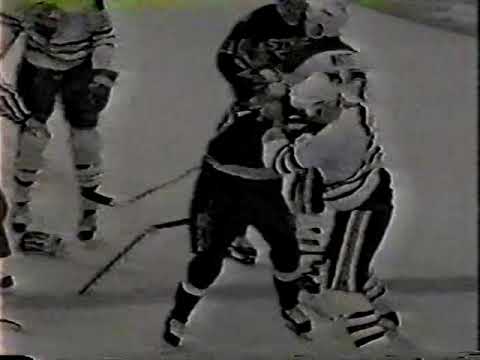 Bob Beers vs Shane Churla (Newsclip 1) - Sep 26, 1994