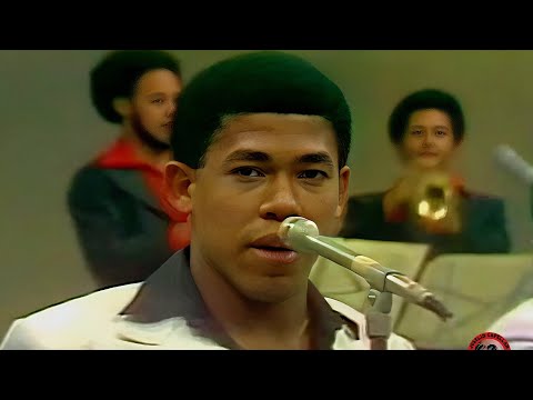 LOS KENTON-Campesina-(Canta Eddy Quiroz)--(voz sobre imagen de Alberto José)