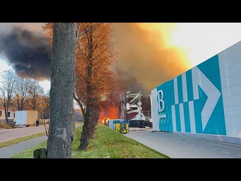 Russische Drohnen und Raketen treffen Lwiw und Charkiw