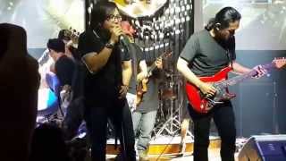 Download lagu Terlalu Manis - Omen Ranger, Yuke Dewa, Ari Lasso, Pay BIP, Stevie Item, Jodhy Bedjo, Ammi DOM mp3 Download lagu Terlalu Manis - Omen Ranger, Yuke Dewa, Ari Lasso, Pay BIP, Stevie Item, Jodhy Bedjo, Ammi DOM mp3