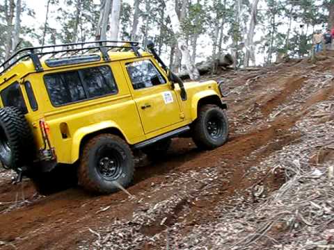 Land Defender 90 - Trilha do Pinheirinho