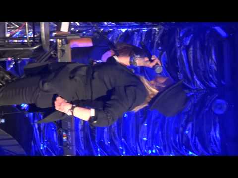 Lulu - Under The Bridge 2013