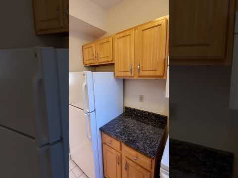 40 Queensberry St #18