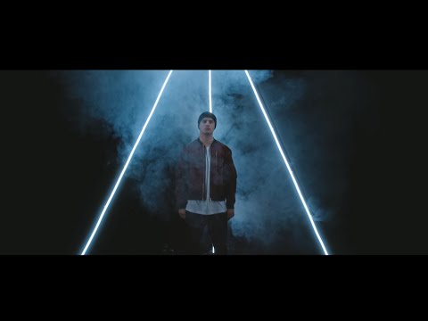 Illy - Papercuts (feat. Vera Blue) (Official Video)