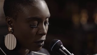 Laura Mvula - Show me love en vivo - live (Español - Lyrics)