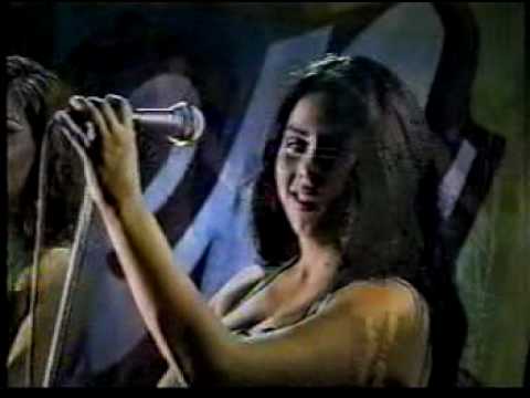 TOMANDO UNA COPA AGUA BELLA