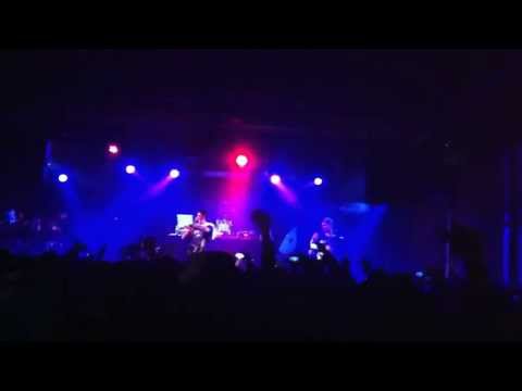 Noyz Narcos ft. Chicoria - La Calda Notte Live @Circolo Degli Artisti Roma