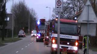 preview picture of video 'Prio 1 Aankomst 2151 en aankomst 2202 bij schoorsteenbrand losser'