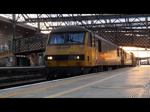 4M11 19:36 Coatbridge F.L.T. to Crewe Basford Hall S.S.M. with class 90s: 90041 & 90043 @ Carlisle