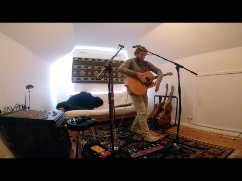 Tom Richardson - Water (LIVE LOOPING) - The Attic Collection