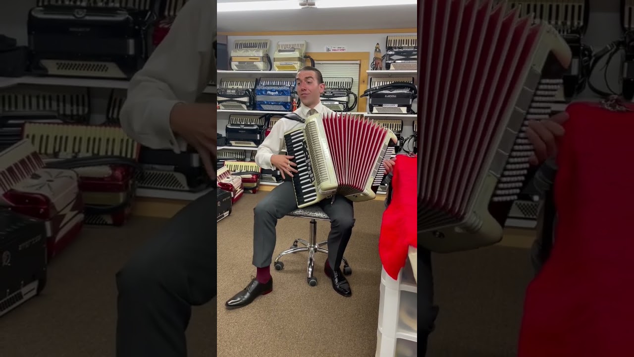 Promotional video thumbnail 3 for Singing Accordionist