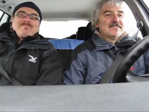 Ulrich und Karl (fast) im Straßengraben