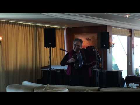 08ROU French Accordionist 1