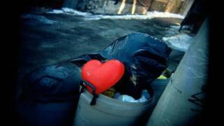 Pur - Sie steht wieder allein vor dem Spiegel