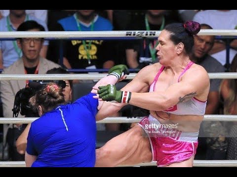 GABI GARCIA SAIU NA PORRADA COM MULHER NO VESTIÁRIO