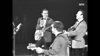 Jim Reeves - Bimbo, Four Walls & Blue Canadian Rockies [HD] (Live 1964)