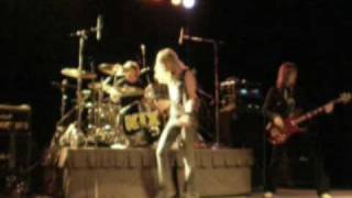 Kix - 10 - She Dropped Me The Bomb